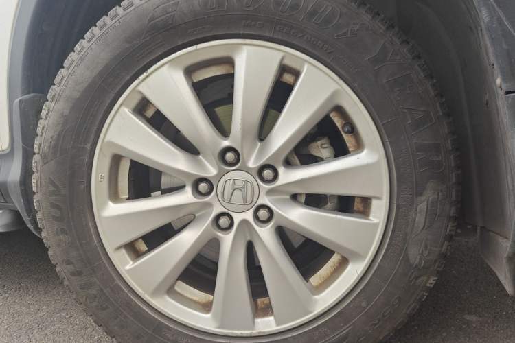 Used Honda CR-V 2016 2.0L two-wheel drive Urban Edition Right Front Wheel Hub
