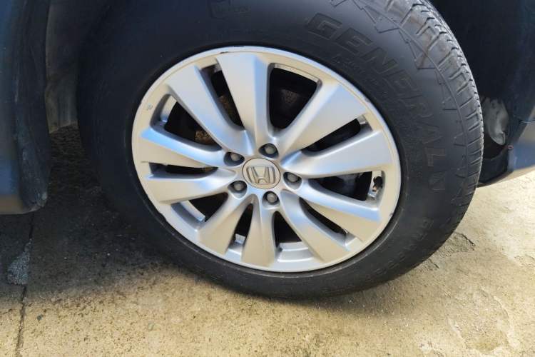 Used Honda CR-V 2016 2.0L two-wheel drive Urban Edition Right Front Wheel Hub
