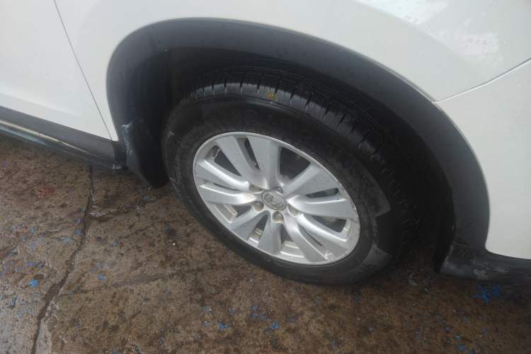 Used Honda CR-V 2016 2.0L two-wheel drive Urban Edition Right Front Wheel Hub