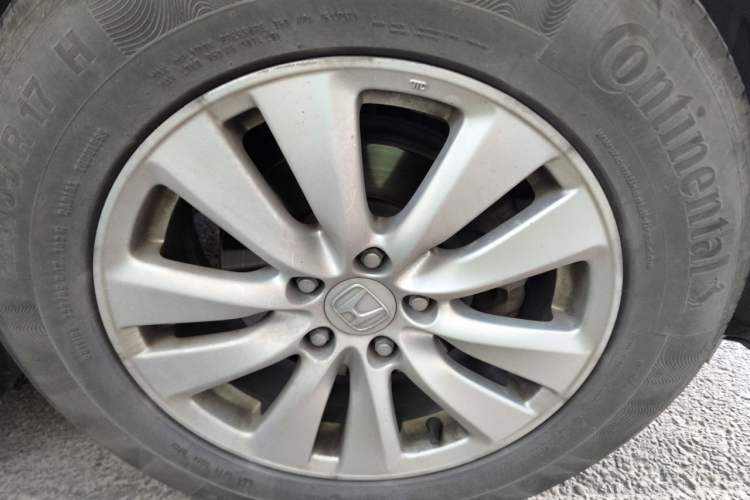 Used Honda CR-V 2016 2.0L Two-Wheel Drive Classic Edition Right Front Wheel Hub