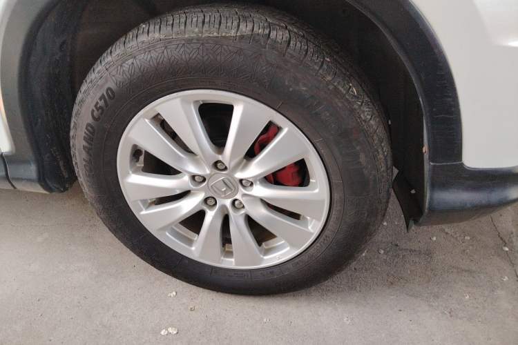 Used Honda CR-V 2016 2.0L two-wheel drive Urban Edition Right Front Wheel Hub