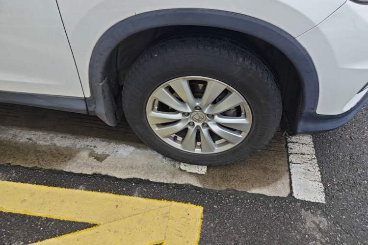 Used Honda CR-V 2016 2.0L Two-Wheel Drive Classic Edition Right Front Wheel Hub