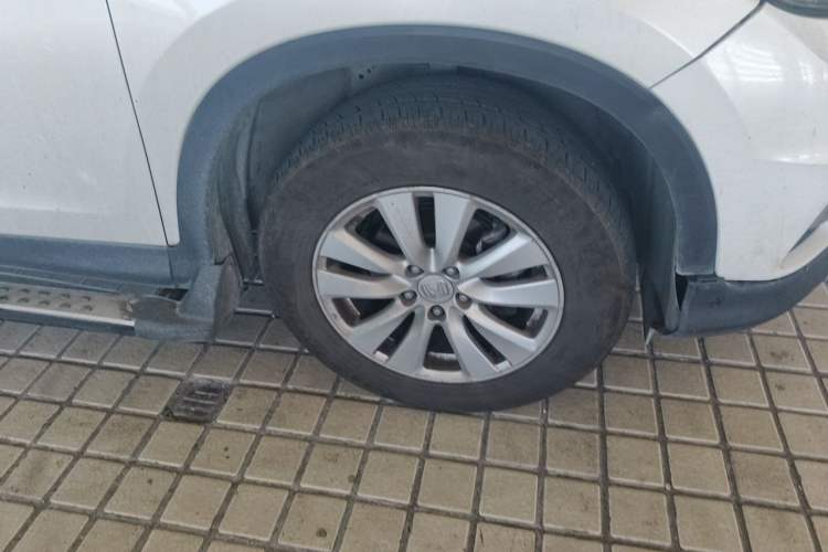 Used Honda CR-V 2016 2.0L Two-Wheel Drive Classic Edition Right Front Wheel Hub