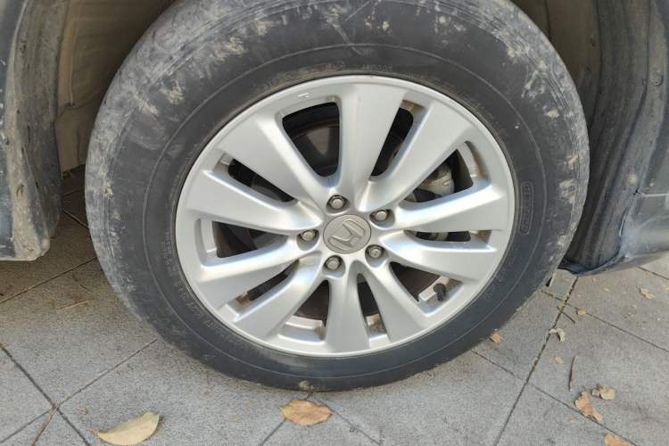 Used Honda CR-V 2016 2.0L two-wheel drive Urban Edition Right Front Wheel Hub