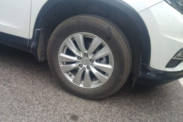 Used Honda CR-V 2016 2.0L two-wheel drive Urban Edition Right Front Wheel Hub