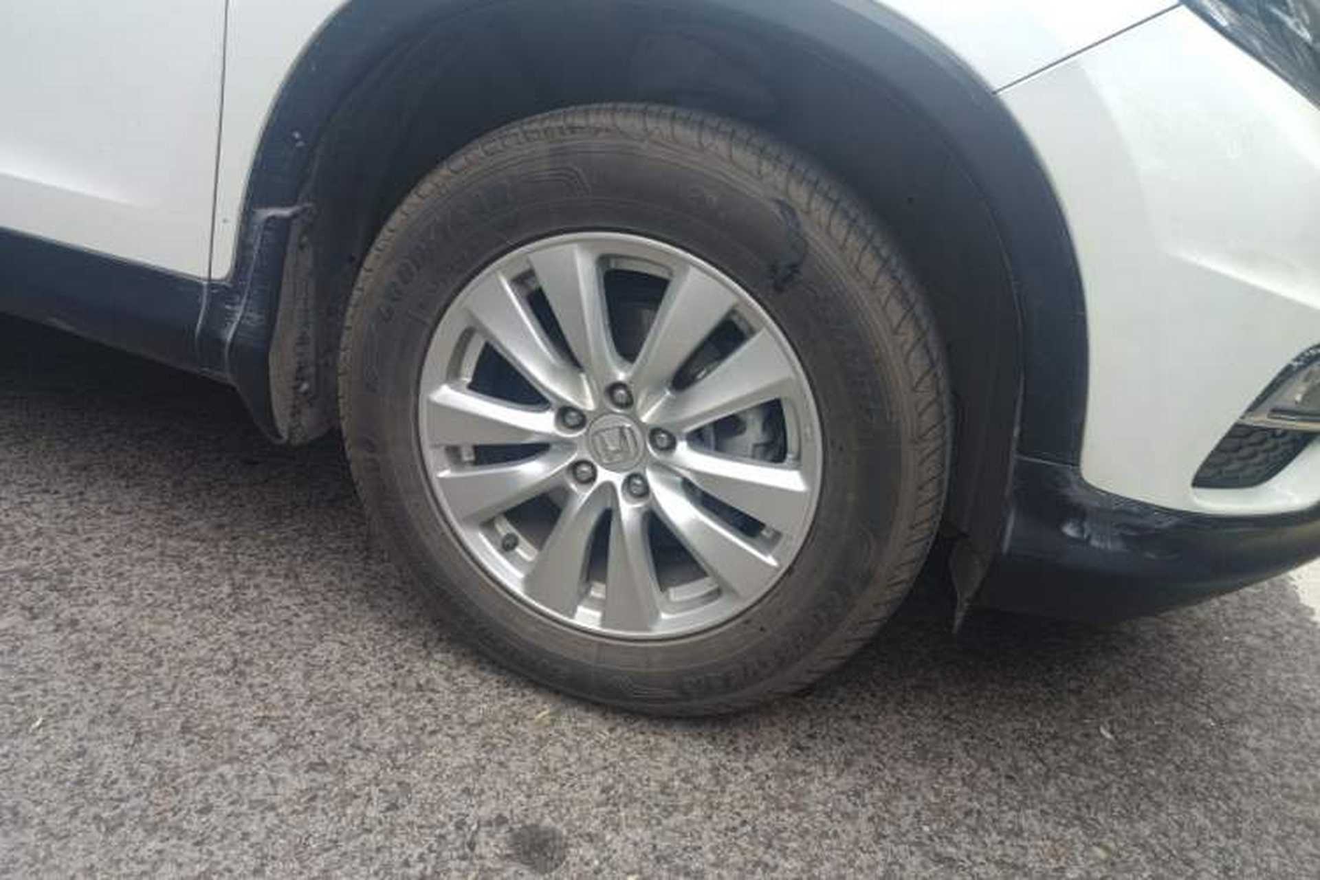 Used Honda CR-V 2016 2.0L two-wheel drive Urban Edition Right Front Wheel Hub