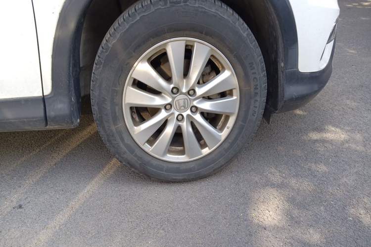 Used Honda CR-V 2016 2.0L Two-Wheel Drive Classic Edition Right Front Wheel Hub