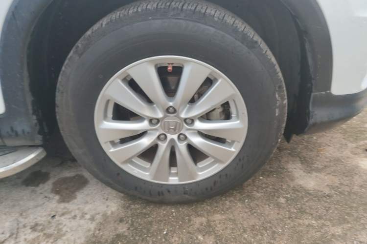 Used Honda CR-V 2016 2.0L two-wheel drive Urban Edition Right Front Wheel Hub