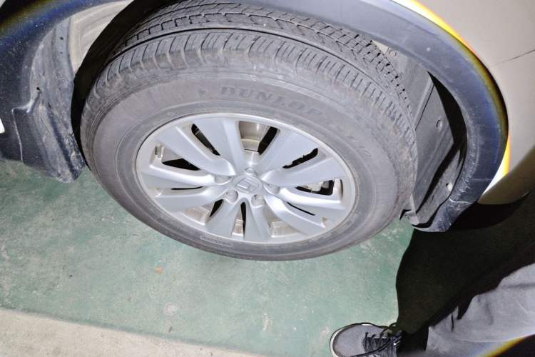 Used Honda CR-V 2016 2.0L two-wheel drive Urban Edition Right Front Wheel Hub