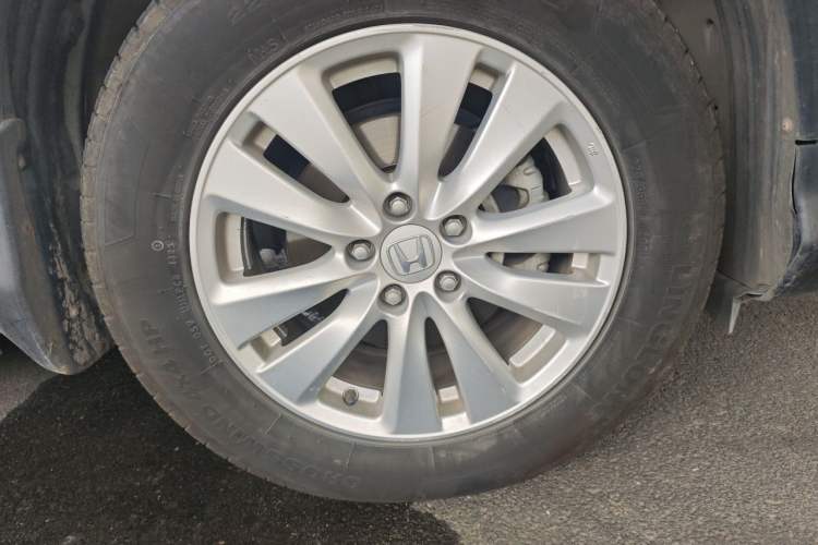 Used Honda CR-V 2016 2.0L Two-Wheel Drive Classic Edition Right Front Wheel Hub