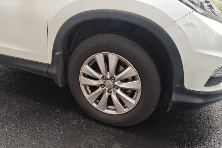 Used Honda CR-V 2016 2.0L two-wheel drive Urban Edition Right Front Wheel Hub
