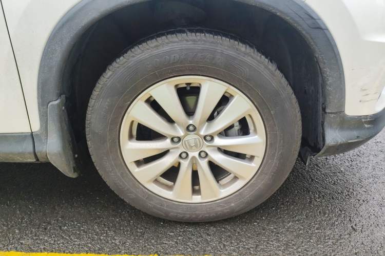 Used Honda CR-V 2016 2.0L two-wheel drive Urban Edition Right Front Wheel Hub