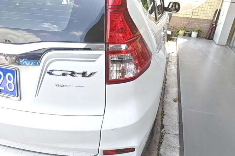 Used Honda CR-V 2016 2.0L two-wheel drive Urban Edition Right Rear Taillight