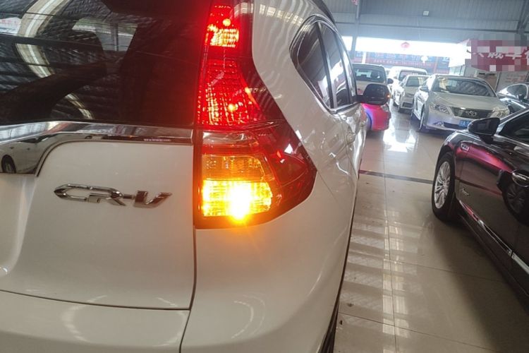 Used Honda CR-V 2016 2.0L Two-Wheel Drive Classic Edition Right Rear Taillight