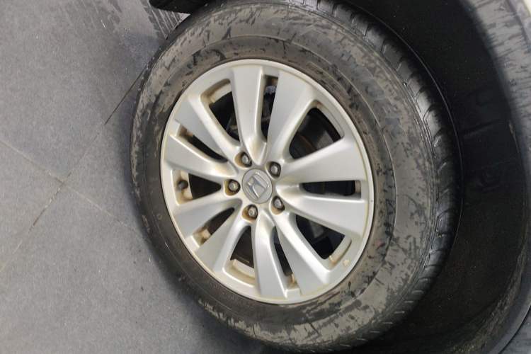 Used Honda CR-V 2016 2.0L Two-Wheel Drive Classic Edition Right Rear Wheel Hub