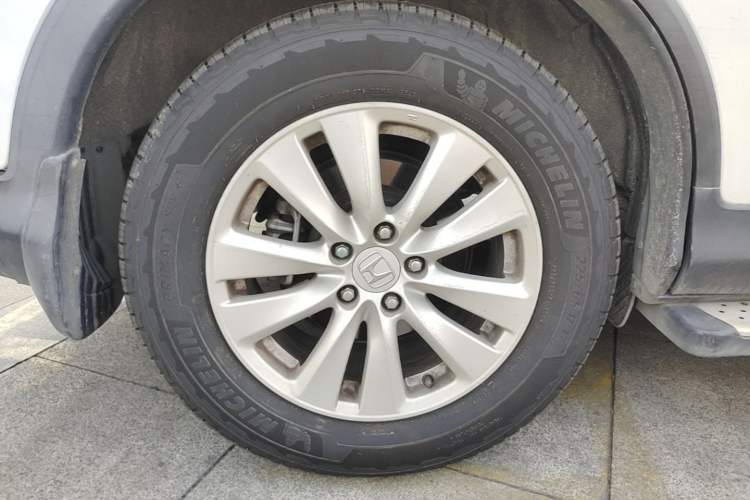 Used Honda CR-V 2016 2.0L two-wheel drive Urban Edition Right Rear Wheel Hub