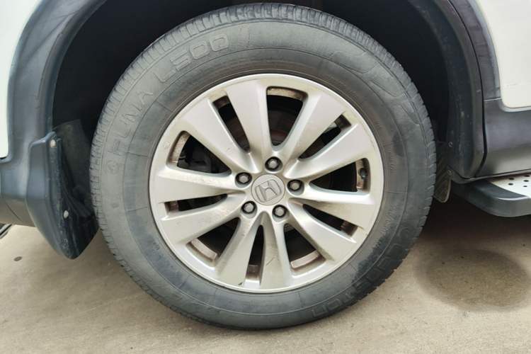 Used Honda CR-V 2016 2.0L Two-Wheel Drive Classic Edition Right Rear Wheel Hub