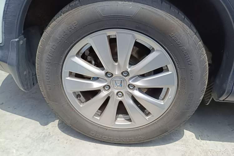 Used Honda CR-V 2016 2.0L two-wheel drive Urban Edition Right Rear Wheel Hub