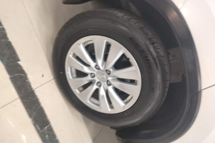 Used Honda CR-V 2016 2.0L two-wheel drive Urban Edition Right Rear Wheel Hub