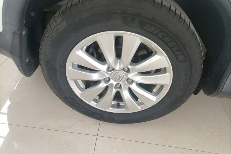 Used Honda CR-V 2016 2.0L two-wheel drive Urban Edition Right Rear Wheel Hub