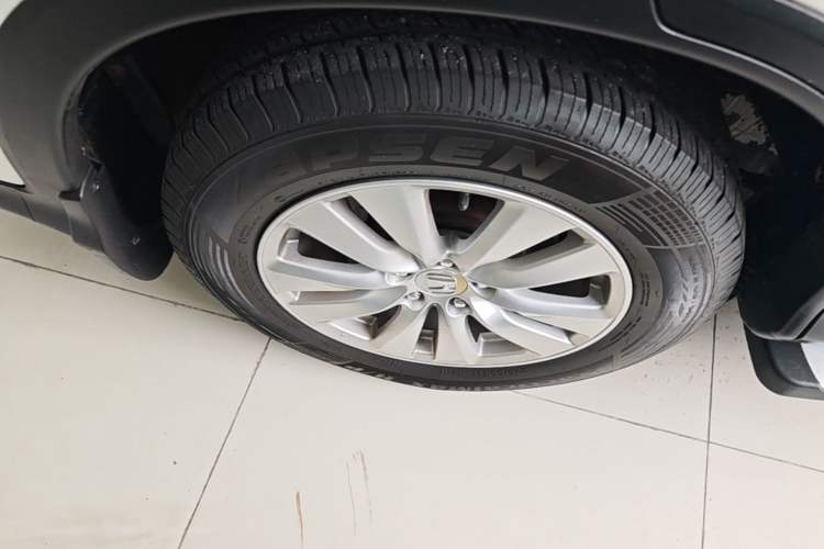 Used Honda CR-V 2016 2.0L Two-Wheel Drive Classic Edition Right Rear Wheel Hub