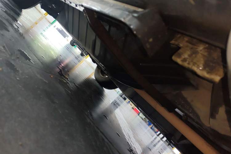 Used Honda CR-V 2016 2.0L Two-Wheel Drive Classic Edition Right Side Sill