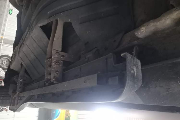 Used Honda CR-V 2016 2.0L two-wheel drive Urban Edition Right Side Sill