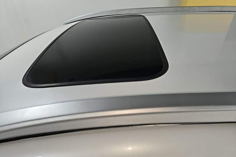 Used Honda CR-V 2016 2.0L two-wheel drive Urban Edition Roof