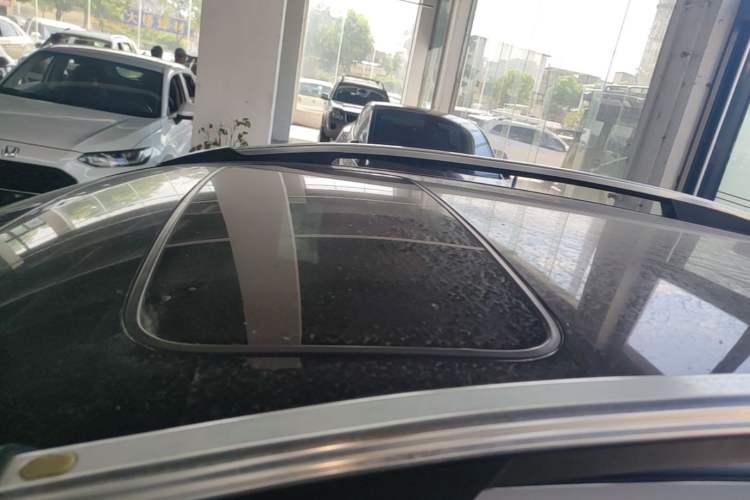 Used Honda CR-V 2016 2.0L two-wheel drive Urban Edition Roof