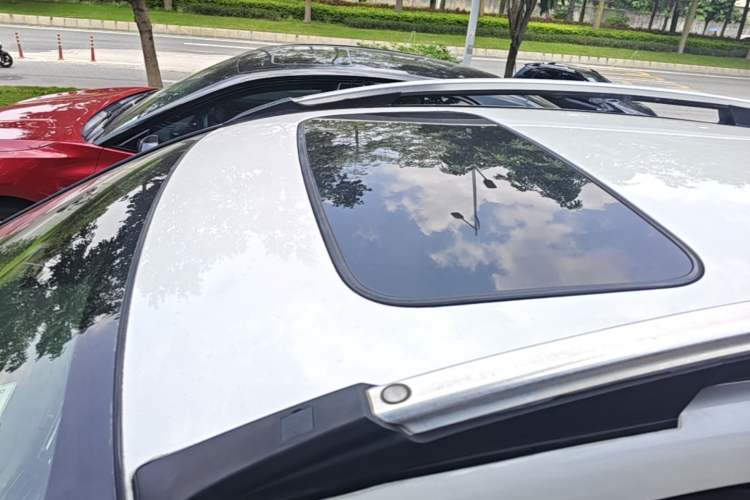 Used Honda CR-V 2016 2.0L two-wheel drive Urban Edition Roof