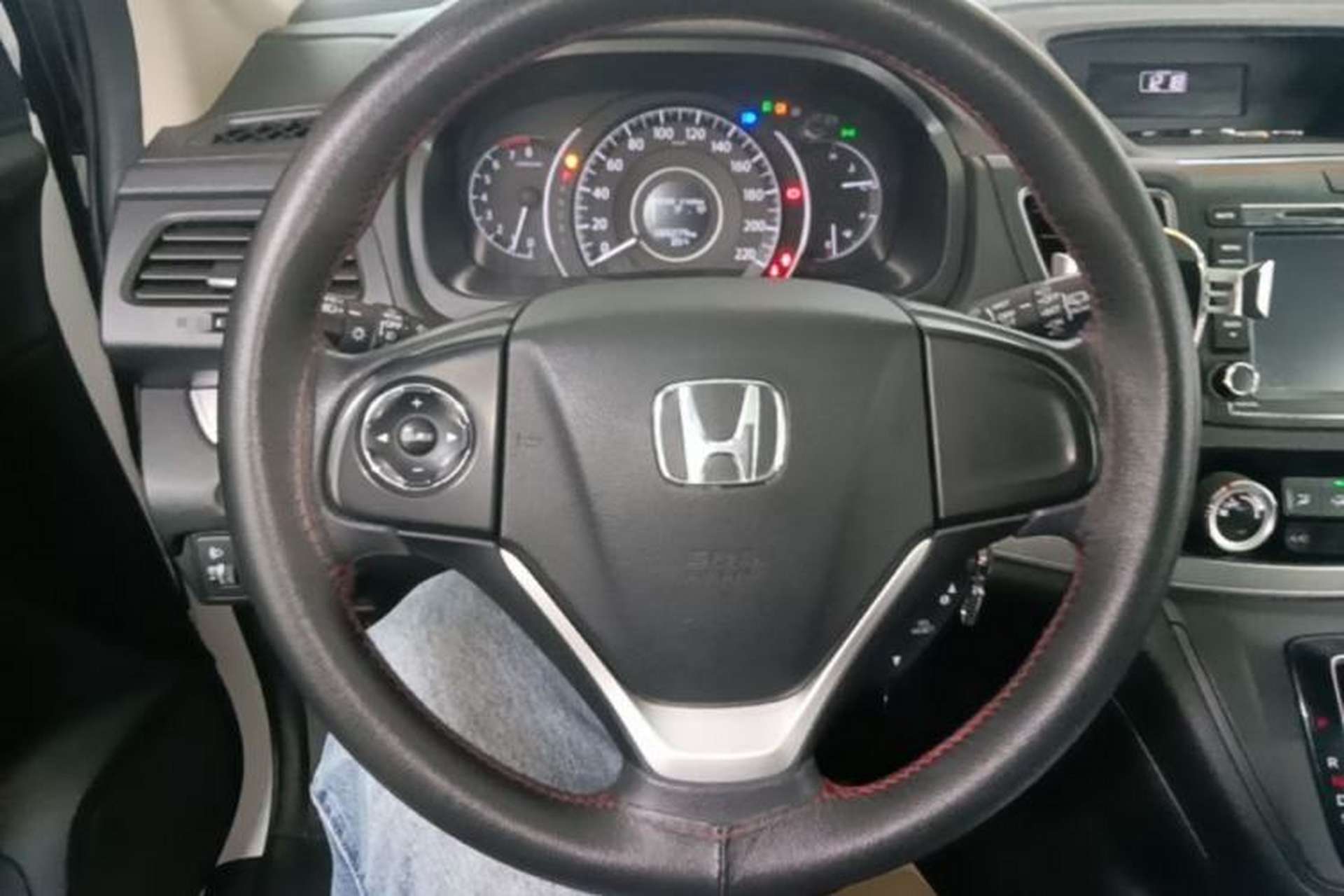 Used Honda CR-V 2016 2.0L two-wheel drive Urban Edition Steering Wheel