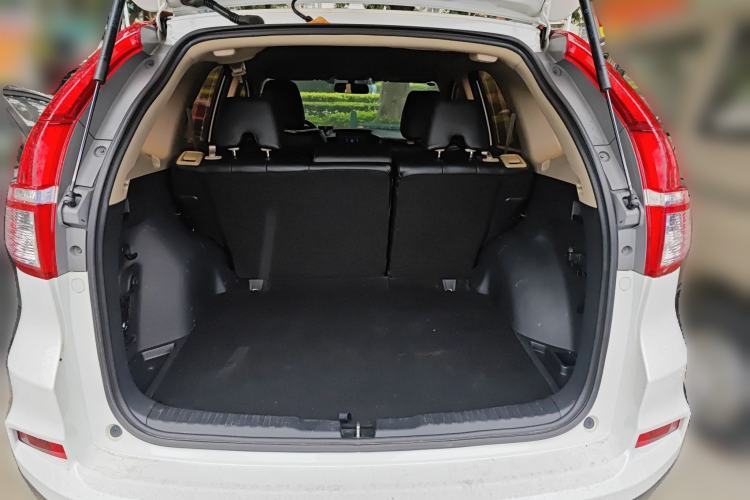 Used Honda CR-V 2016 2.0L Two-Wheel Drive Classic Edition Trunk