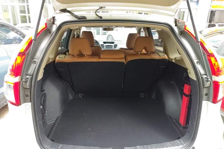 Used Honda CR-V 2016 2.0L Two-Wheel Drive Classic Edition Trunk