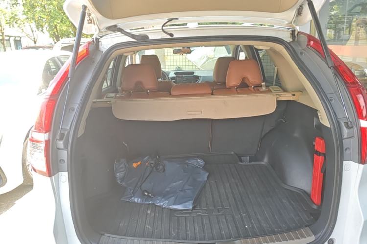 Used Honda CR-V 2016 2.0L two-wheel drive Urban Edition Trunk