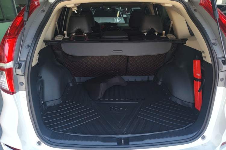 Used Honda CR-V 2016 2.0L two-wheel drive Urban Edition Trunk