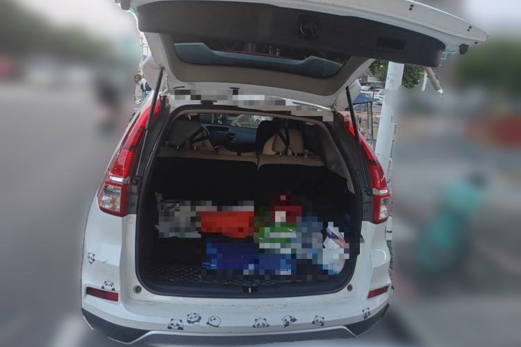 Used Honda CR-V 2016 2.0L two-wheel drive Urban Edition Trunk