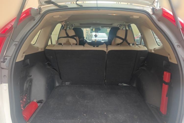 Used Honda CR-V 2016 2.0L two-wheel drive Urban Edition Trunk