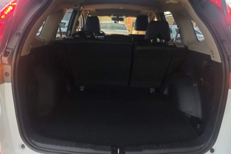 Used Honda CR-V 2016 2.0L two-wheel drive Urban Edition Trunk