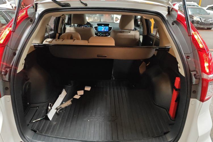 Used Honda CR-V 2016 2.0L Two-Wheel Drive Classic Edition Trunk