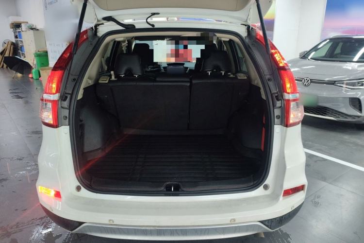Used Honda CR-V 2016 2.0L Two-Wheel Drive Classic Edition Trunk