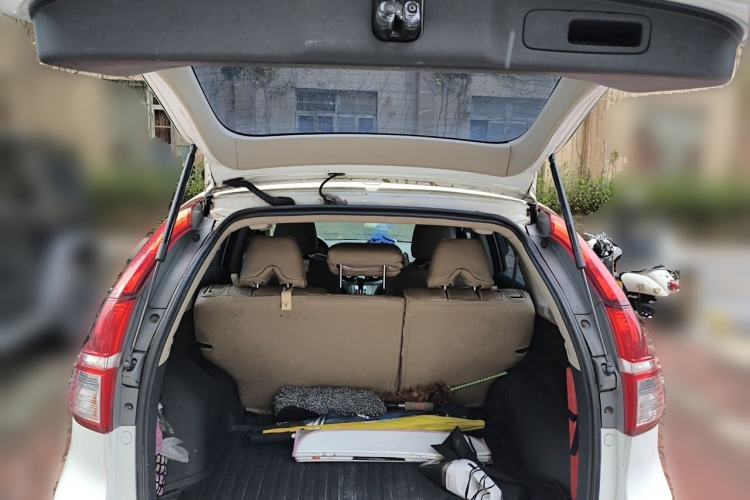 Used Honda CR-V 2016 2.0L Two-Wheel Drive Classic Edition Trunk