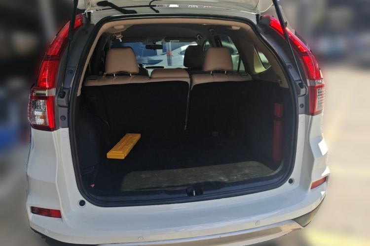 Used Honda CR-V 2016 2.0L Two-Wheel Drive Classic Edition Trunk