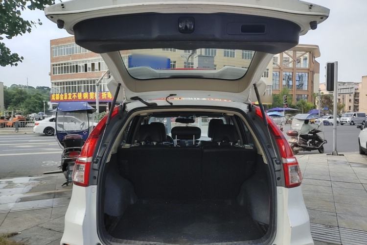 Used Honda CR-V 2016 2.0L two-wheel drive Urban Edition Trunk
