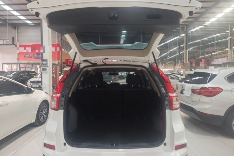 Used Honda CR-V 2016 2.0L two-wheel drive Urban Edition Trunk