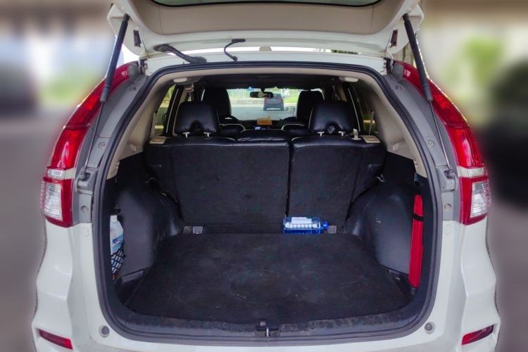 Used Honda CR-V 2016 2.0L two-wheel drive Urban Edition Trunk
