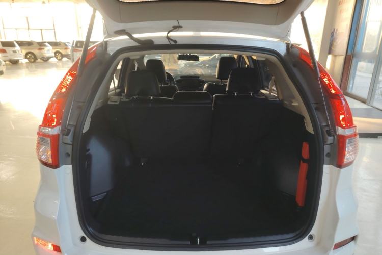 Used Honda CR-V 2016 2.0L two-wheel drive Urban Edition Trunk