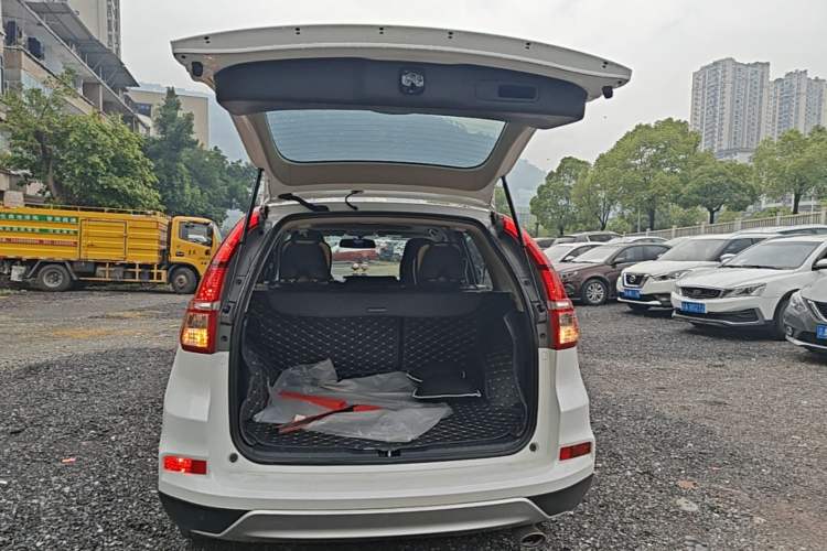 Used Honda CR-V 2016 2.0L two-wheel drive Urban Edition Trunk