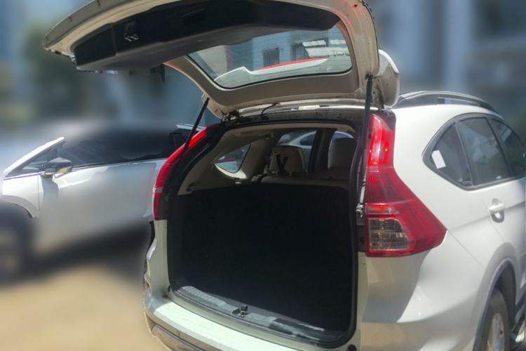 Used Honda CR-V 2016 2.0L Two-Wheel Drive Classic Edition Trunk