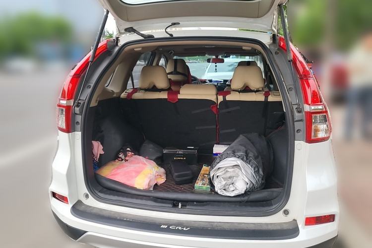 Used Honda CR-V 2016 2.0L two-wheel drive Urban Edition Trunk