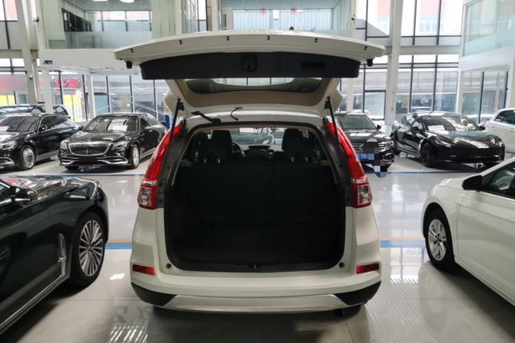 Used Honda CR-V 2016 2.0L two-wheel drive Urban Edition Trunk